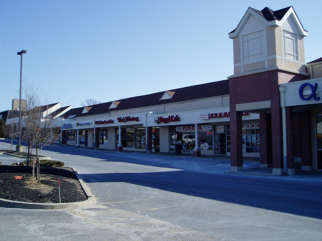 Colonial Square Shopping Center