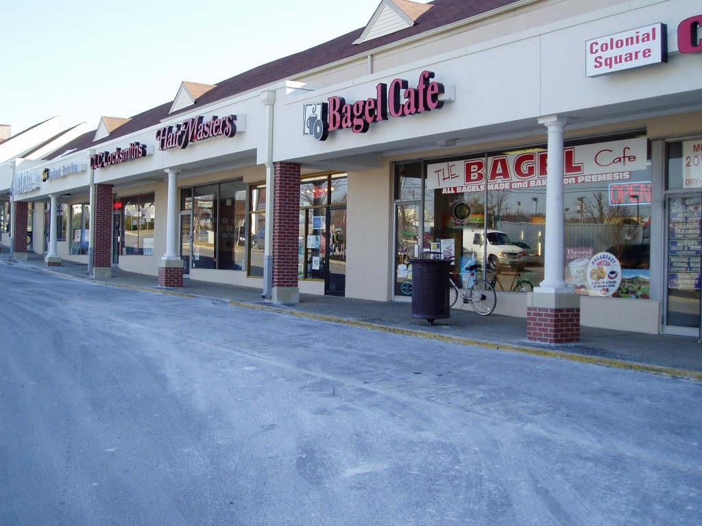 Colonial Square Shopping Center
